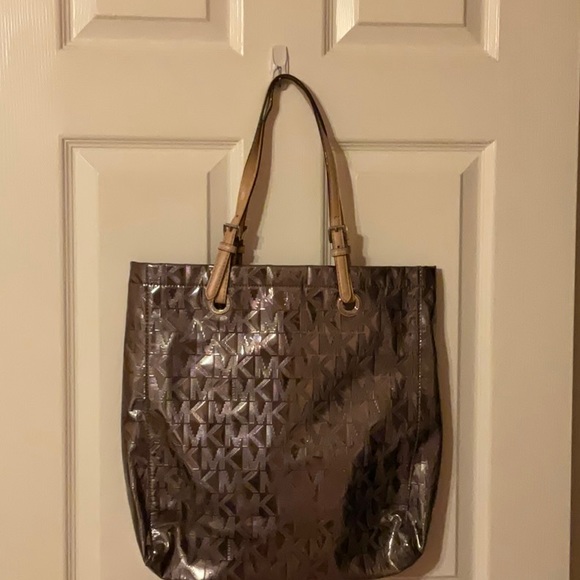 Michael Kors silver tote - Picture 2 of 6